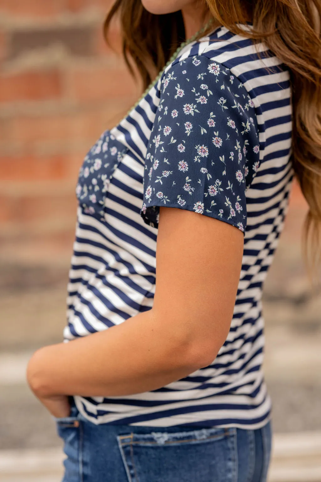 Scattered Daisies Trim Striped Tee