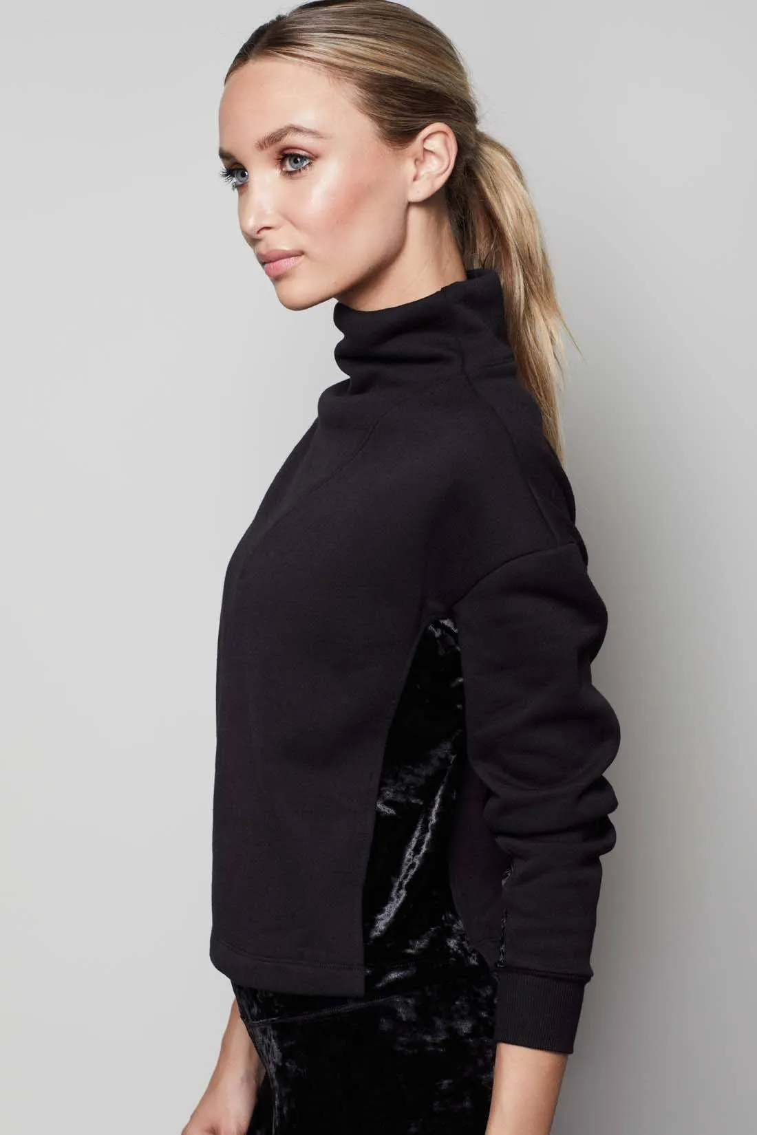 THE CRUSHING IT PULLOVER | BLACK001