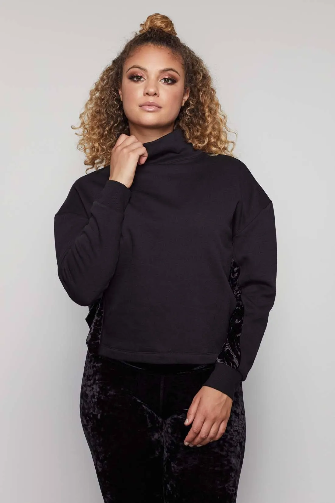 THE CRUSHING IT PULLOVER | BLACK001